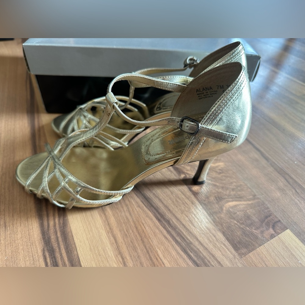 NWT Metaphor Gold Strappy Heels Sandals, Size 7 Formal Dress Wedding Dance Prom - Picture 3 of 10